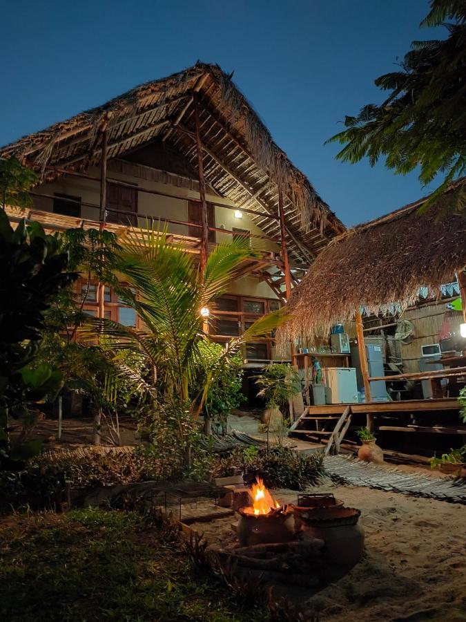Casa Surf Lodge - Praia do Tofo Extérieur photo
